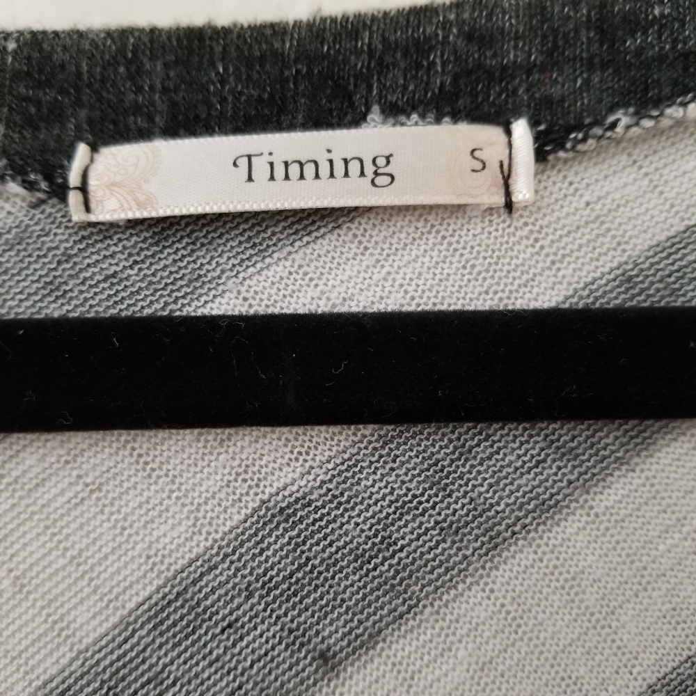 Timing Blouse - Picture 4 of 6